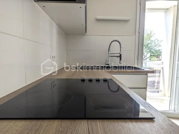 BEL APPARTEMENT ENTIEREMENT RENOVE T4 BORDEAUX CAUDERAN 