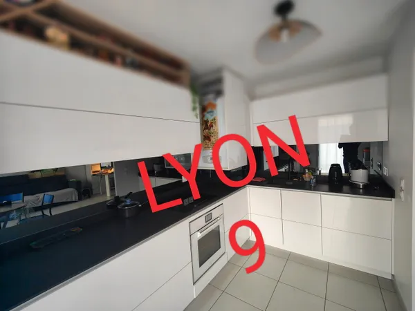 Propose chambre dans appartement en colocation avec grand jardin 