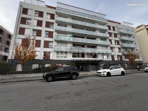 Parking 10 m² Annemasse 
