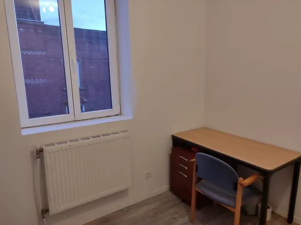 chambre de 16 mètre carrés à Roubaix 