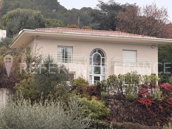 DISPONIBLE 1er MARS 2026. VILLA A LOUER A L'ANNEE 