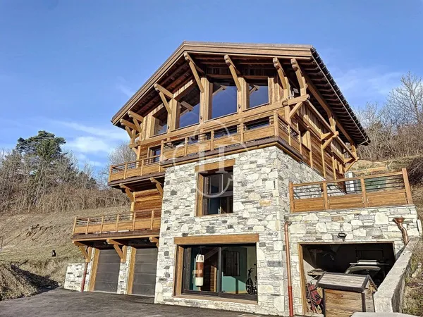 Aime La Plagne - Chalet moderne 7 pièces de 240 M²