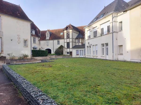 Appartement Bourges 5 pièce(s) 106.60 m2 
