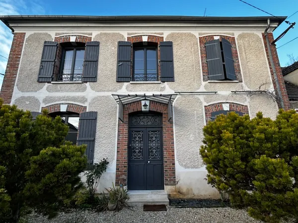 Vends maison entièrement rénovée avec jardin clos - 140m² 