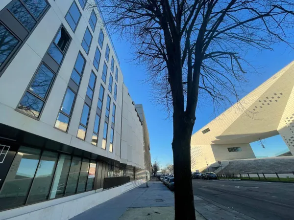 Bureaux 855 m² 