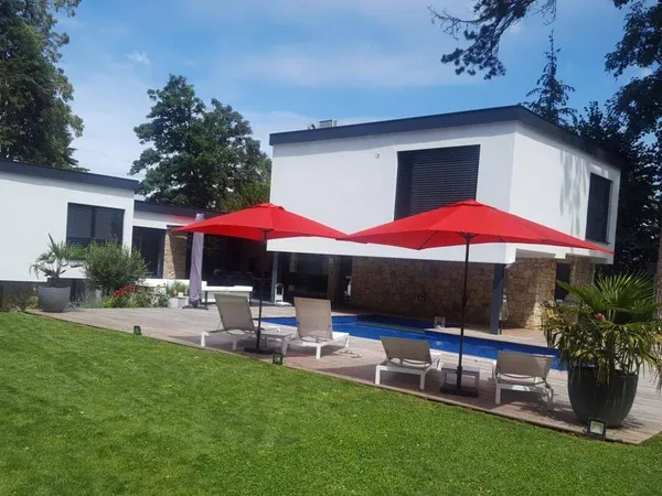 Maison 4 pièces 190 m² 