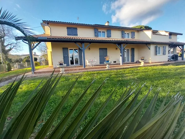 Maison Escoussans 6 pièce(s) 260 m2 