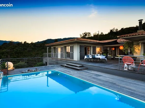 Villa 5 pièces 230 m² 