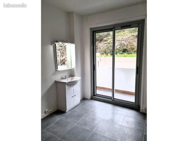 Appartement 1 pièce 9 m² 