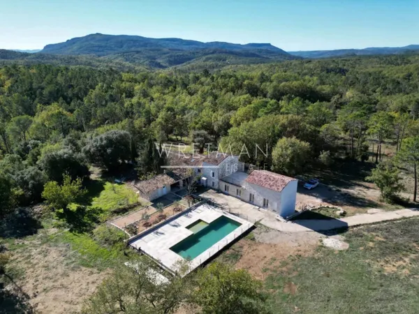 Bastide de 400 m² avec parc - Saint-Paul-en-Forêt 