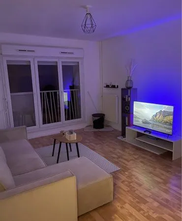 Grand studio à louer meublé 
