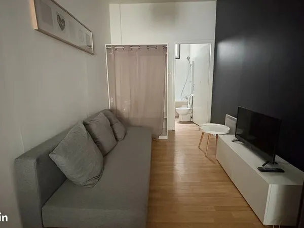 Studio 1 pièce 20 m² 