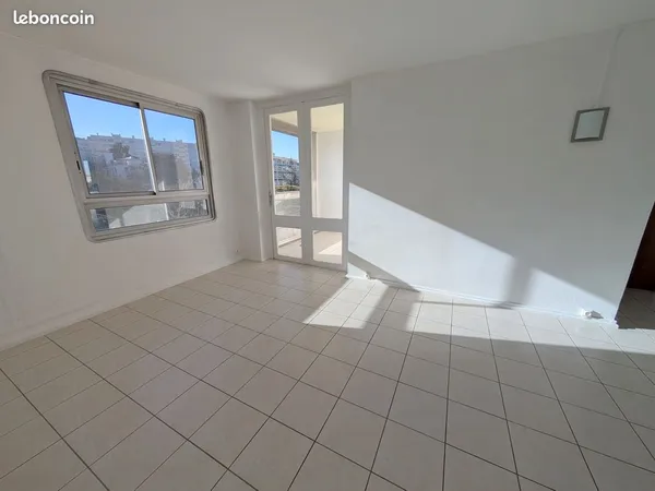 Vente appartement T4 - 68m2+loggia ouverte+garage+cave - rue de la favorite lyon 5 