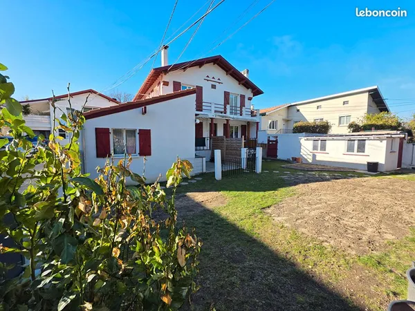 Maison 10 pièces 222 m² 