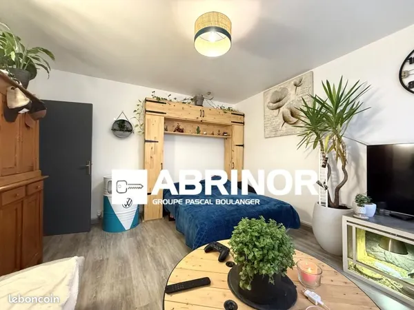 Studio 1 pièce 34 m² 