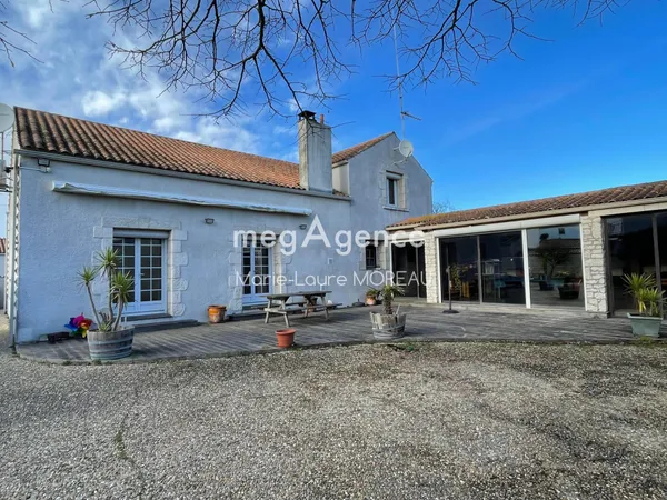 Maison à vendre à deux pas du port de la Côtinière 