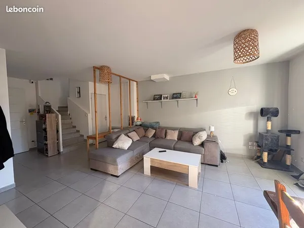 Maison avec jardin et 4 chambres 