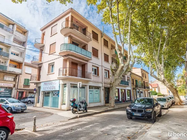 Appartement T3 dans petit immeuble 