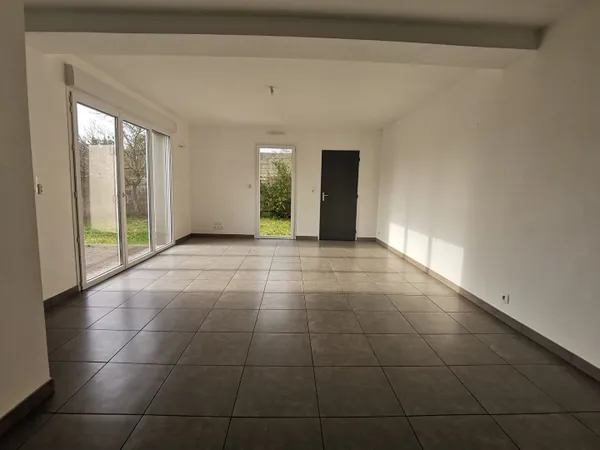 Maison Coueron 4 pièce(s) 84,04 m2 avec dépendance 