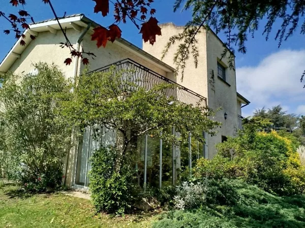 Maison 8 pièces 205 m² 