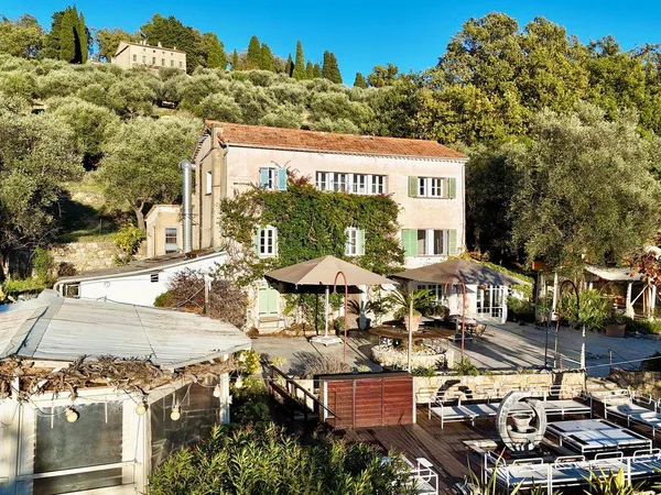 Maison 8 pièces 410 m² 