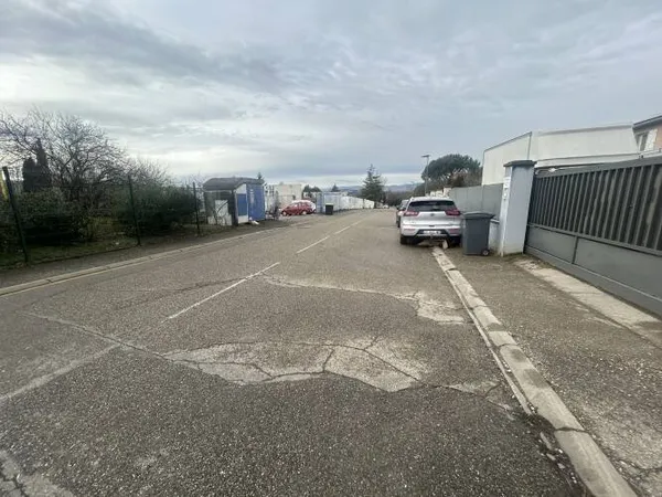Local commercial 200 m²