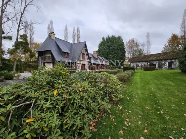 Élégante propriété Normande avec piscine 
