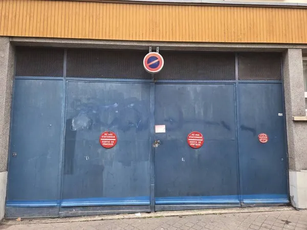 Parking - Garage Location Paris 17e Arrondissement   180€
