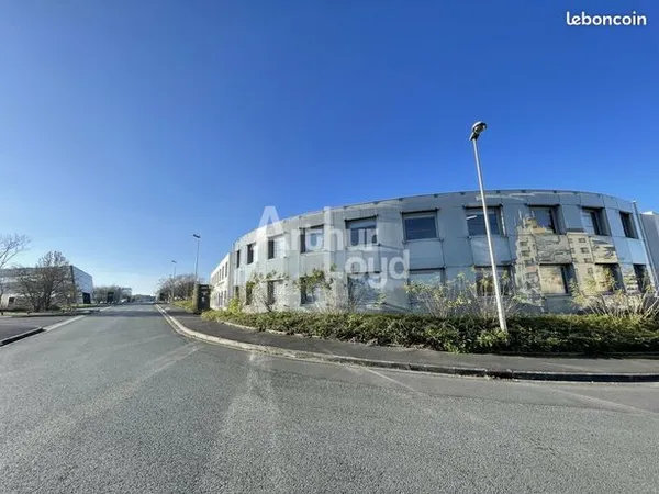 Bureau 554 m² 