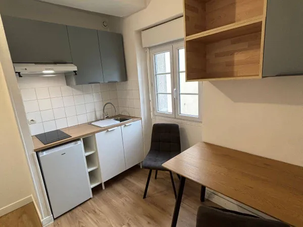 Angers hypercentre - Studio de 14m², meublé, Proche de l'UCO - Entièrement rénové 