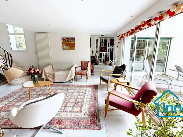 Maison 7 pièces 250 m² 