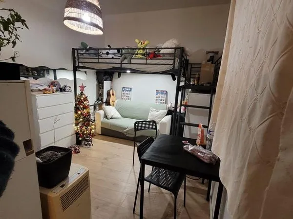 Studio 1 pièce 20 m² 