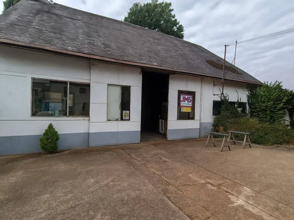 Local d'activité 1000 m² 