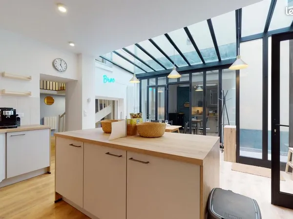 Appartement 10 pièces 180 m² 
