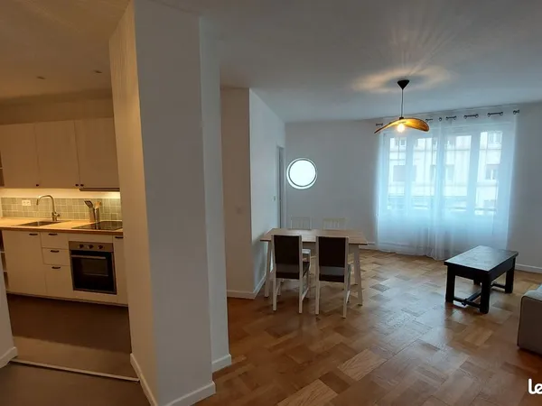 Appartement 2 pièces 42 m2 rénové - Lyon 8 