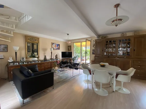 PAIMPOL, Proximité immédiate port et commerces, appartement 79 m2 avec terrasse de 50m2 exposée 