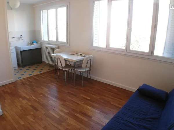 Studio 1 pièce 23 m² 