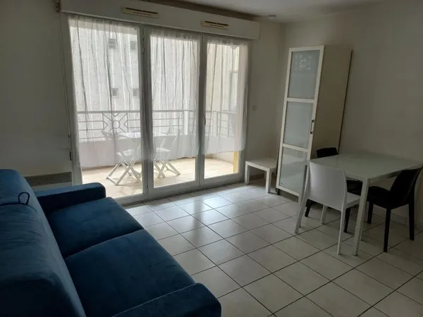 Studio meublé passage à niveau Gambetta 