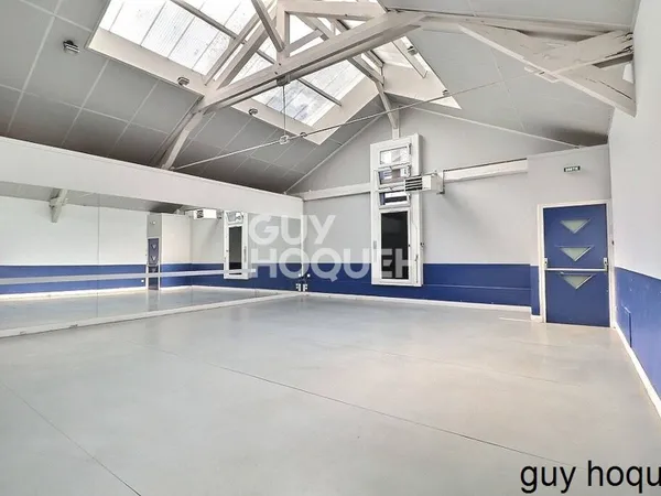 Local commercial 205 m² 