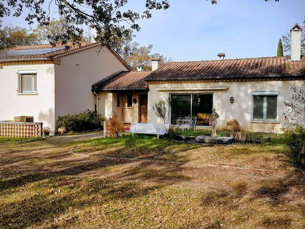 Maison 9 pièces 240 m² 