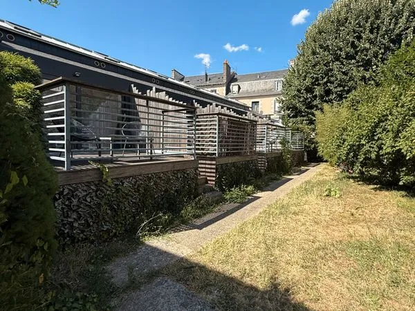 T2 duplex meublé hyper centre + électricité + wifi + terrasse 