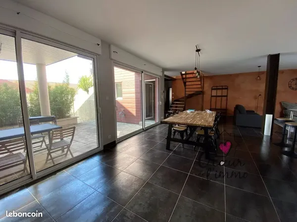 Appartement 6 pièces 150 m² 