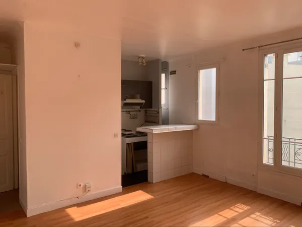 studio 23 m² proche Place de la Nation 