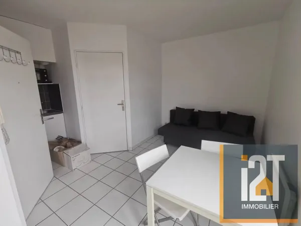 Studio 1 pièce 18 m² 