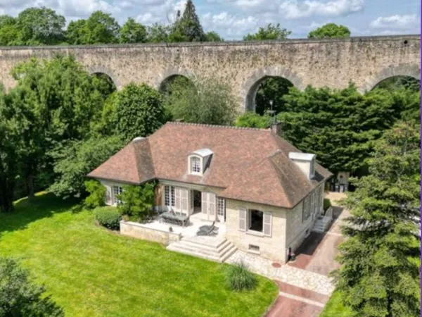 Belle maison à louer temporairement à Louveciennes 