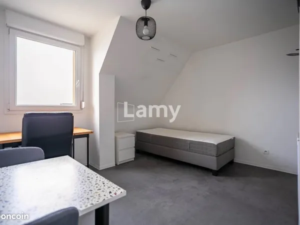 Studio 1 pièce 19 m² 