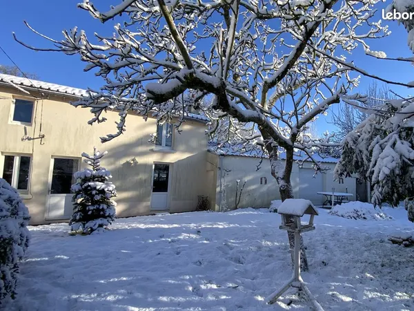 Maison en pierre cosy, au calme 