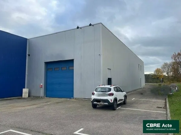 Local d'activité 412 m² 