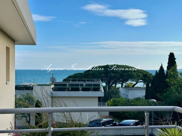 Studio 1 pièce 28 m² 
