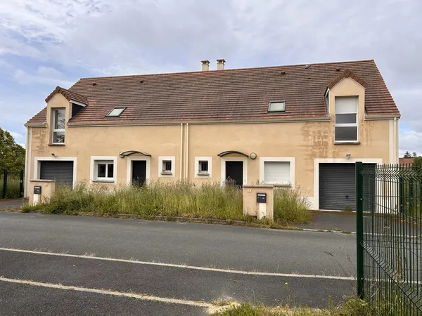 À LOUER - MAISON T5 AVEC JARDIN - EGUZON CHANTOME 